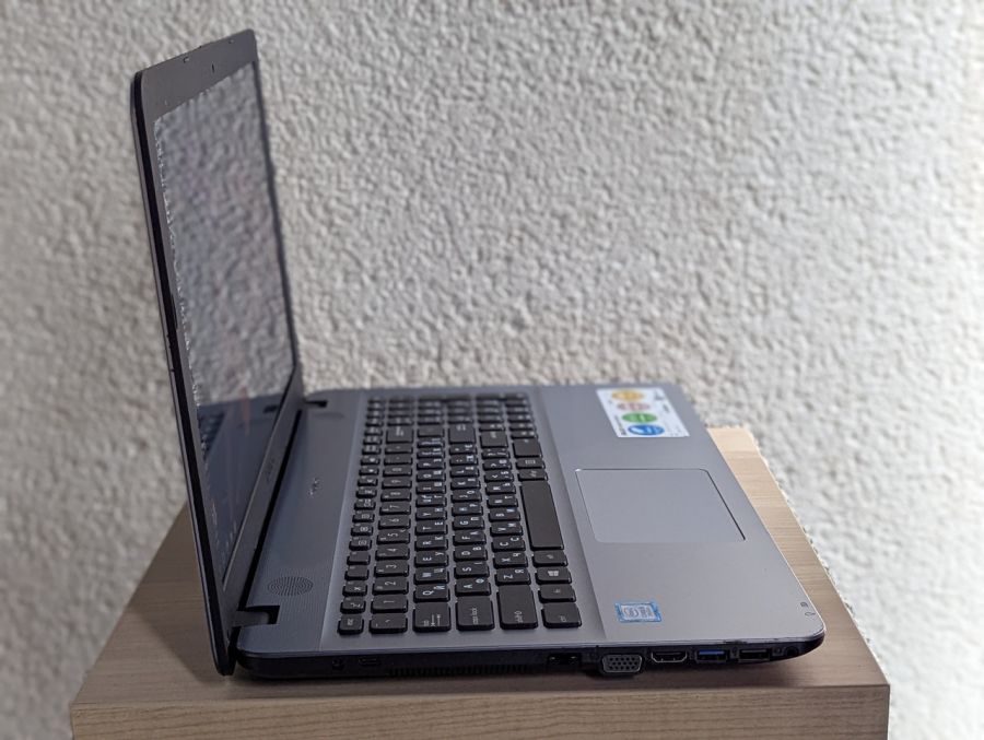 Уцінка! Ноутбук Б/В ASUS Vivobook X541U, Intel Core i5-7200U, DDR4 12 GB, SSD 128GB, 15.6" HD [ProductHub SKU Asus122]