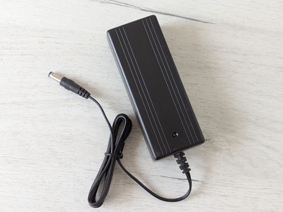 Б/В Fuyuang 24V 1.5A 5,5 х 2,5 [ProductHub SKU Fuyuang 24V]