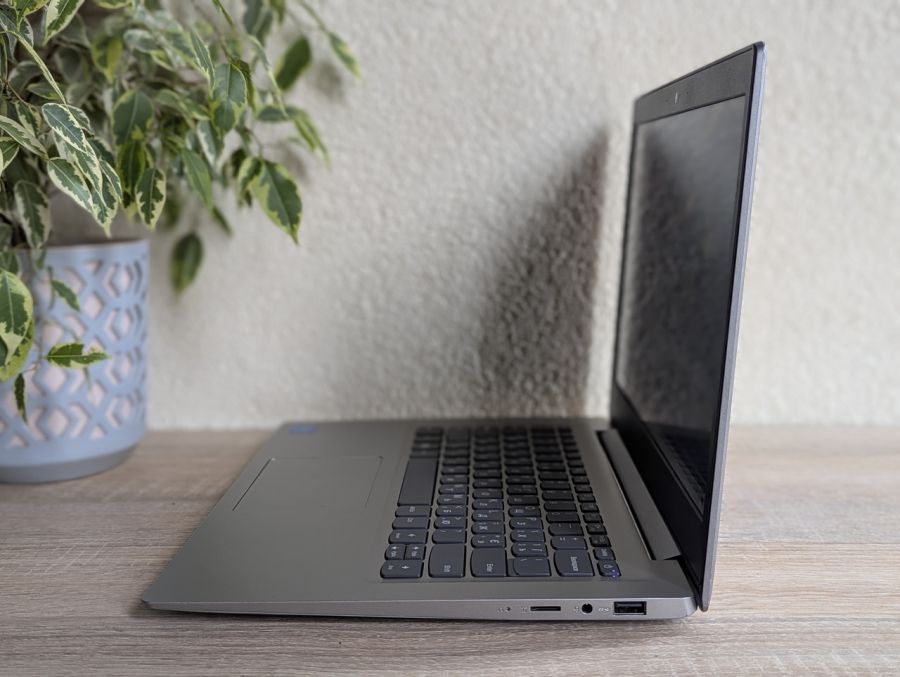 Ноутбук Б/В Lenovo S130-14IGM, Intel Celeron N4000, DDR4 4 GB, SSD 58GB, 14" Full HD [ProductHub SKU L231]