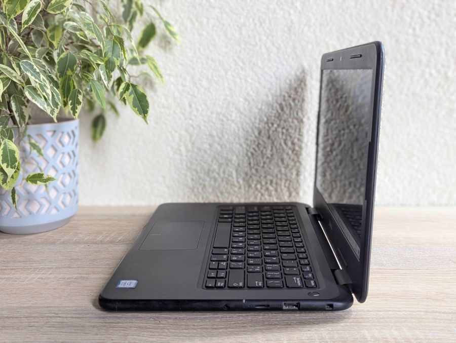Ноутбук Б/В Dell Latitude 3300, Intel Core i3-7020U, DDR4 8 GB, SSD 128GB, 13" Full HD Сенсор [ProductHub SKU Dell37]