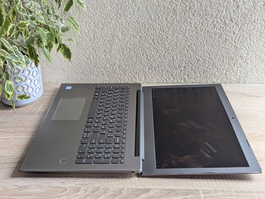 Ноутбук Б/В Lenovo IdeaPad 520-15IKB, Intel Core i5-7200U, DDR4 12 GB, SSD 256GB, NVIDIA GeForce 940MX 2Gb, 15.6" Full HD