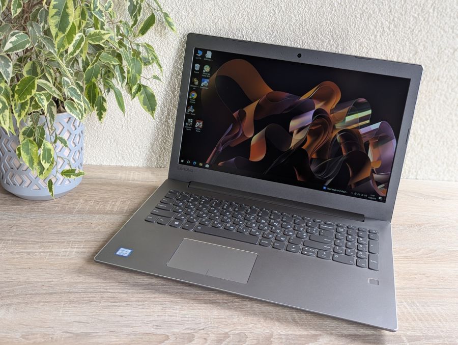 Ноутбук Б/В Lenovo IdeaPad 520-15IKB, Intel Core i5-7200U, DDR4 12 GB, SSD 256GB, NVIDIA GeForce 940MX 2Gb, 15.6" Full HD