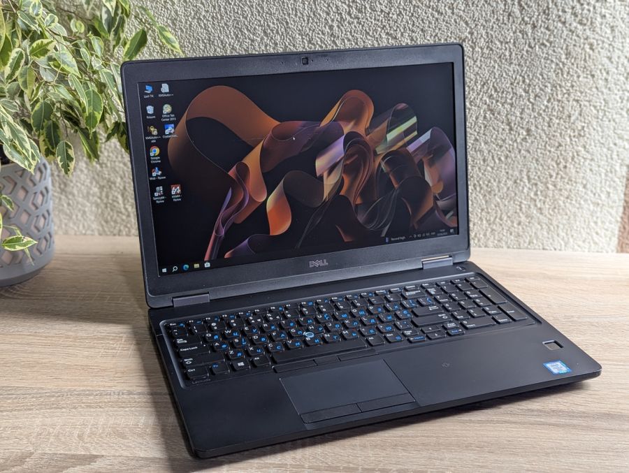 Ноутбук Б/В Dell Latitude 5580, Intel Core i5-6300U, DDR4 8GB, SSD 128GB, 15.6" Full HD