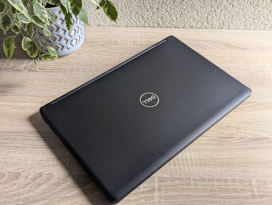 Ноутбук Б/В Dell Latitude 5590, Intel Core i5-8350U, DDR4 16GB, SSD 256GB, NVIDIA GeForce MX130 2GB, 15.6" Full HD