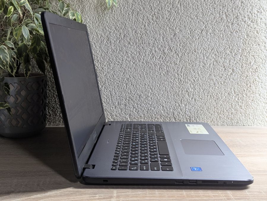 Уцінка! Ноутбук Б/В ASUS Vivobook X705NA, Intel Celeron N3350, DDR3 8 GB, SSD 128GB, 17.3" HD [ProductHub SKU Asus123]