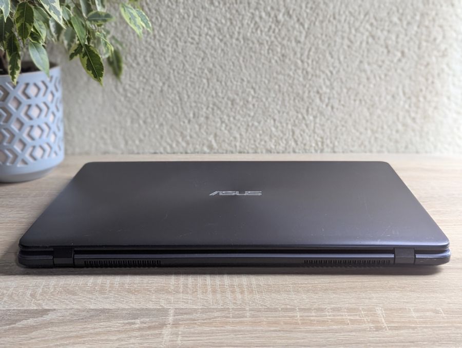 Уцінка! Ноутбук Б/В ASUS Vivobook X705NA, Intel Celeron N3350, DDR3 8 GB, SSD 128GB, 17.3" HD [ProductHub SKU Asus123]