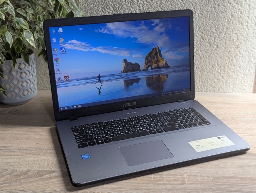 Уцінка! Ноутбук Б/В ASUS Vivobook X705NA, Intel Celeron N3350, DDR3 8 GB, SSD 128GB, 17.3" HD [ProductHub SKU Asus123]