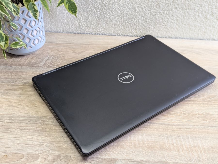 Ноутбук Б/В Dell Latitude 5590, Intel Core i7-8650U, DDR4 8GB, SSD 128GB, 15.6" Full HD