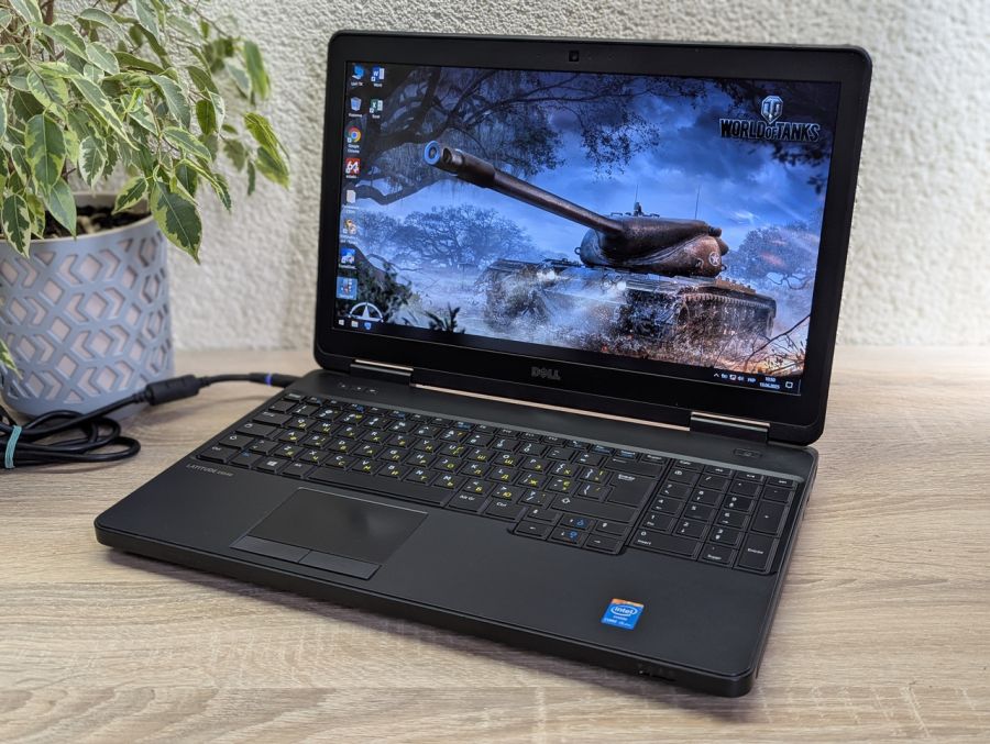 Ноутбук Б/В Dell Latitude E5540, Intel Core i5-4310U, DDR3 8GB, SSD 128GB, NVIDIA GeForce GT 720M 2GB, 15.6" Full HD