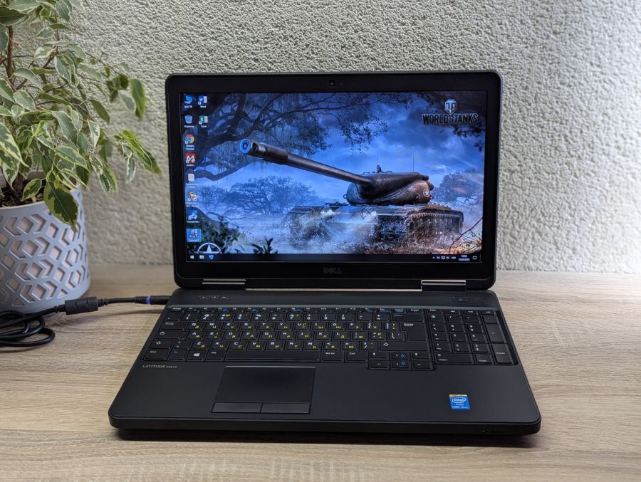 Ноутбук Б/В Dell Latitude E5540, Intel Core i5-4310U, DDR3 8GB, SSD 128GB, NVIDIA GeForce GT 720M 2GB, 15.6" Full HD
