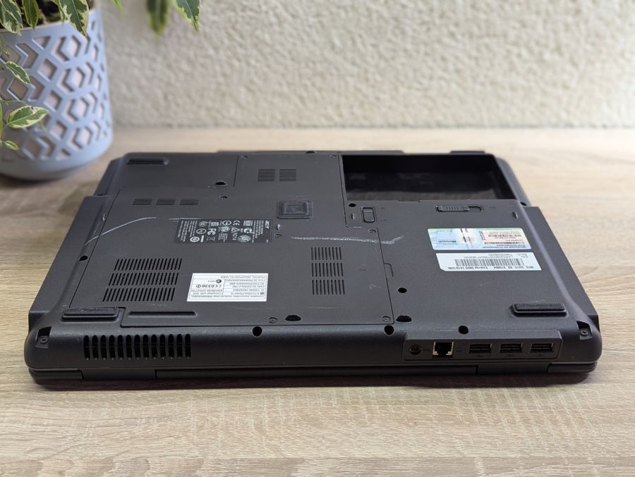 Уцінка! Ноутбук Б/В Acer Extensa 5620, Intel Core 2 Duo T5250, DDR2 3 GB, SSD 128GB, Intel Standard VGA Graphics Adapter, 15.6" [ProductHub SKU Acer129]