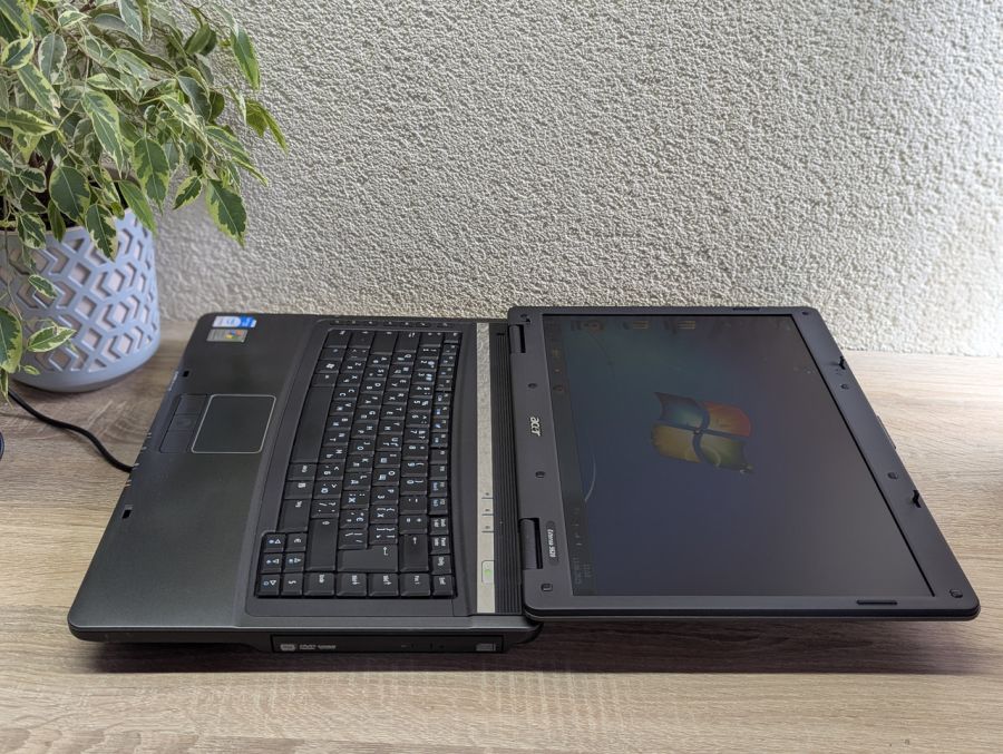 Ноутбук Б/В Acer Extensa 5620, Intel Core 2 Duo T5250, DDR2 3GB, SSD 128GB, Intel Standard VGA Graphics Adapter, 15.6" [ProductHub SKU Acer129]