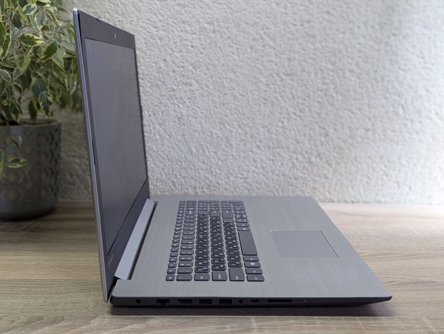 Уцінка! Ноутбук Б/В Lenovo IdeaPad 320-17IKB, Intel Pentium 4415U, DDR4 12 GB, SSD 256GB, 17.3" HD [ProductHub SKU L74]