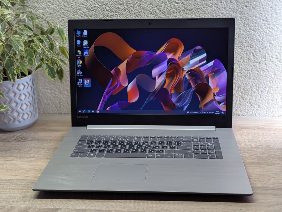 Уцінка! Ноутбук Б/В Lenovo IdeaPad 320-17IKB, Intel Pentium 4415U, DDR4 12 GB, SSD 256GB, 17.3" HD [ProductHub SKU L74]