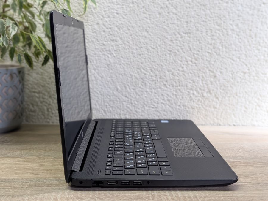 Уцінка! Ноутбук Б/В HP Laptop 15, Intel Core i3-7020U, DDR4 8 GB, SSD 128GB, 15.6" Full HD [ProductHub SKU HP483]