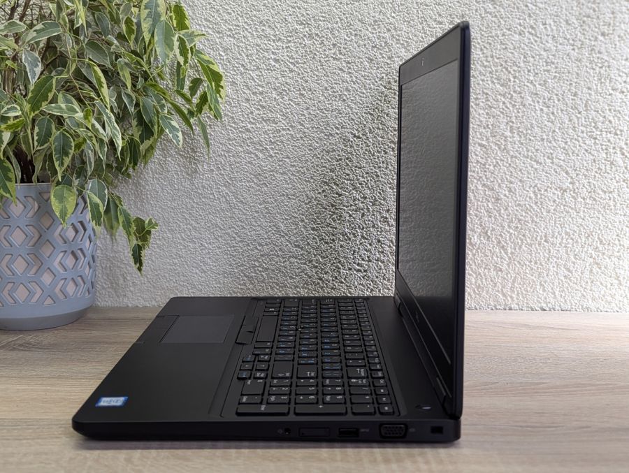 Ноутбук Б/В Dell Latitude 5580, Intel Core i5-6300U, DDR4 8 GB, SSD 128GB, 15.6" Full HD [ProductHub SKU Dell81]