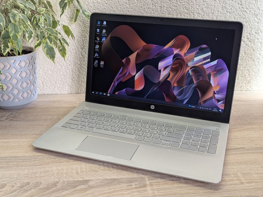 Ноутбук Б/В HP Pavilion Laptop 15, Intel Core i3-7100U, DDR4 8GB, SSD 128GB, 15" Full HD
