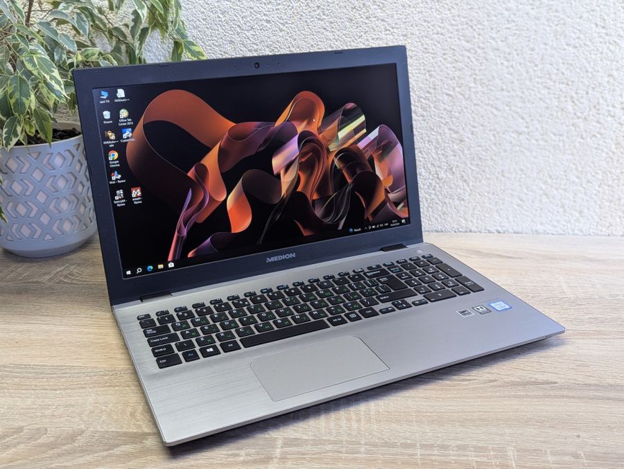 Ноутбук Б/В Medion Akoya S6426, Intel Core i5-8250U, DDR4 16GB, SSD 128GB + HDD 500GB, 15.6" Full HD [ProductHub SKU M31]
