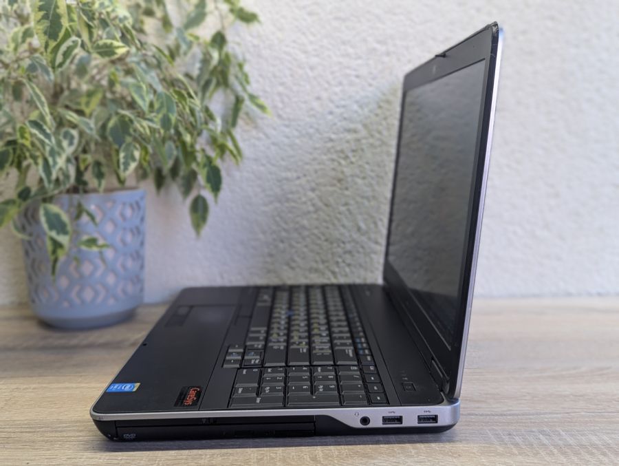 Уцінка! Ноутбук Б/В Dell Latitude E6540, Intel Core i7-4610M, DDR3 8 GB, SSD 128GB, 15.6" Full HD [ProductHub SKU Dell211]