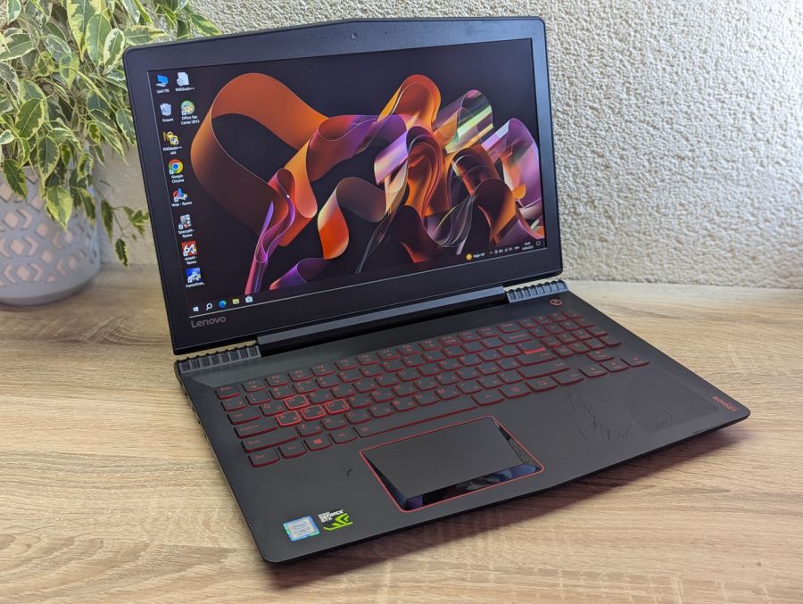 Ноутбук Б/В Lenovo Y520-15IKBN, Intel Core i7-7700HQ, DDR4 32GB, SSD 128GB + HDD 1TB, NVIDIA GeForce GTX 1050 4GB, 15.6" Full HD