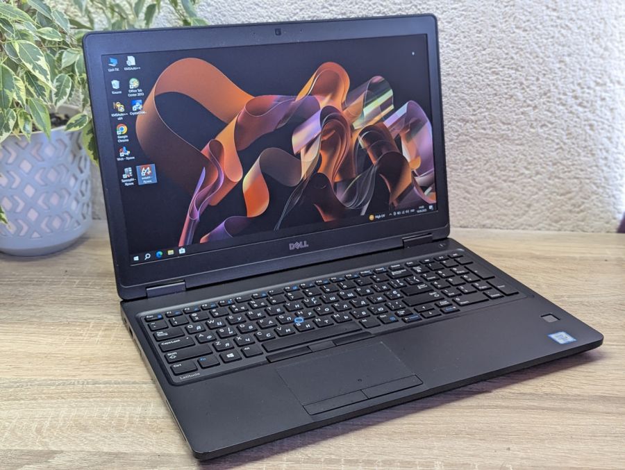 Ноутбук Б/В Dell Latitude 5580, Intel Core i5-6300U, DDR4 8GB, SSD 128GB, 15.6" Full HD