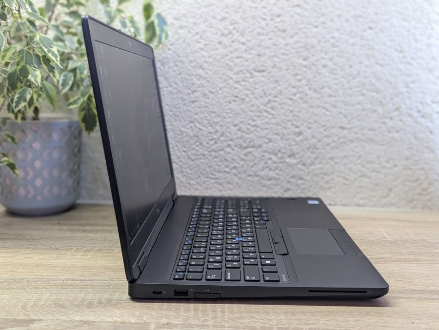 Ноутбук Б/В Dell Latitude 5580, Intel Core i5-6300U, DDR4 8GB, SSD 128GB, 15.6" Full HD