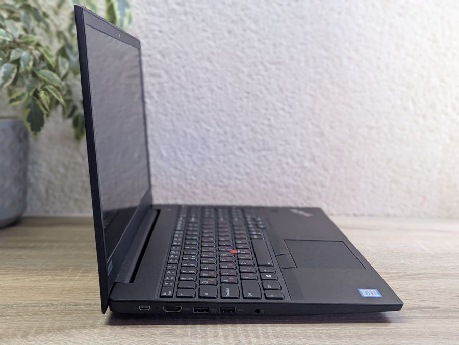 Ноутбук Б/В Lenovo ThinkPad E590, Intel Core i5-8265U, DDR4 16 GB, SSD 256GB, 15.6" Full HD [ProductHub SKU L252]