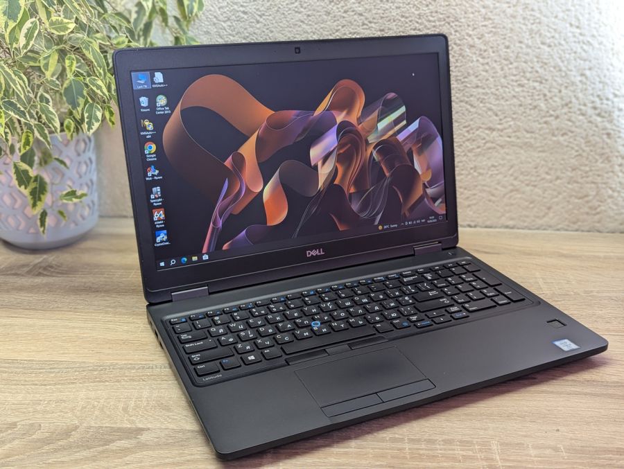 Ноутбук Б/В Dell Latitude 5580, Intel Core i5-6300U, DDR4 8GB, SSD 128GB, 15.6" Full HD