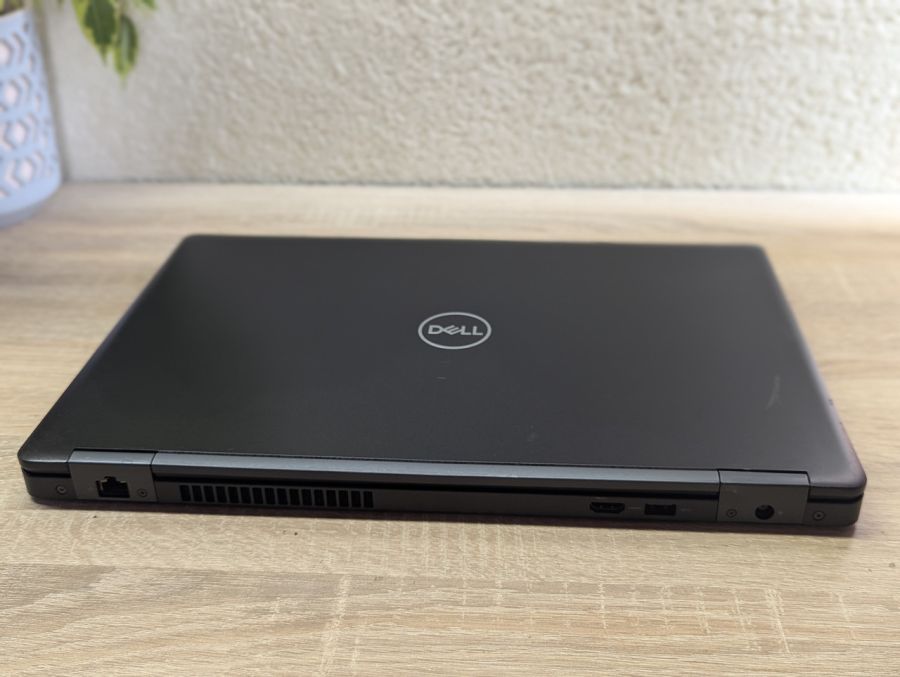 Уцінка! Ноутбук Б/В Dell Latitude 5590, Intel Core i5-7300U, DDR4 16 GB, SSD 256GB, 15.6" Full HD [ProductHub SKU Dell268]