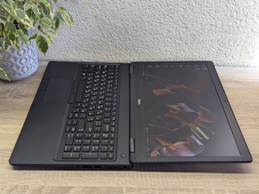 Ноутбук Б/В Dell Latitude 5590, Intel Core i5-8250U, DDR4 16GB, SSD 256GB, 15.6" Full HD [ProductHub SKU Dell274]