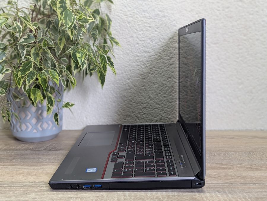 Уцінка! Ноутбук Б/В Fujitsu E756, Intel Core i5-6300U, DDR4 8 GB, SSD 128GB, 15.6" Full HD [ProductHub SKU F100]