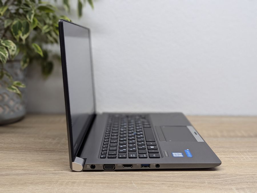 Ноутбук Б/В Toshiba Portege Z30T-C, Intel Core i5-6300U, DDR3 16GB, SSD 256GB, 13" Full HD Сенсор [ProductHub SKU T114]
