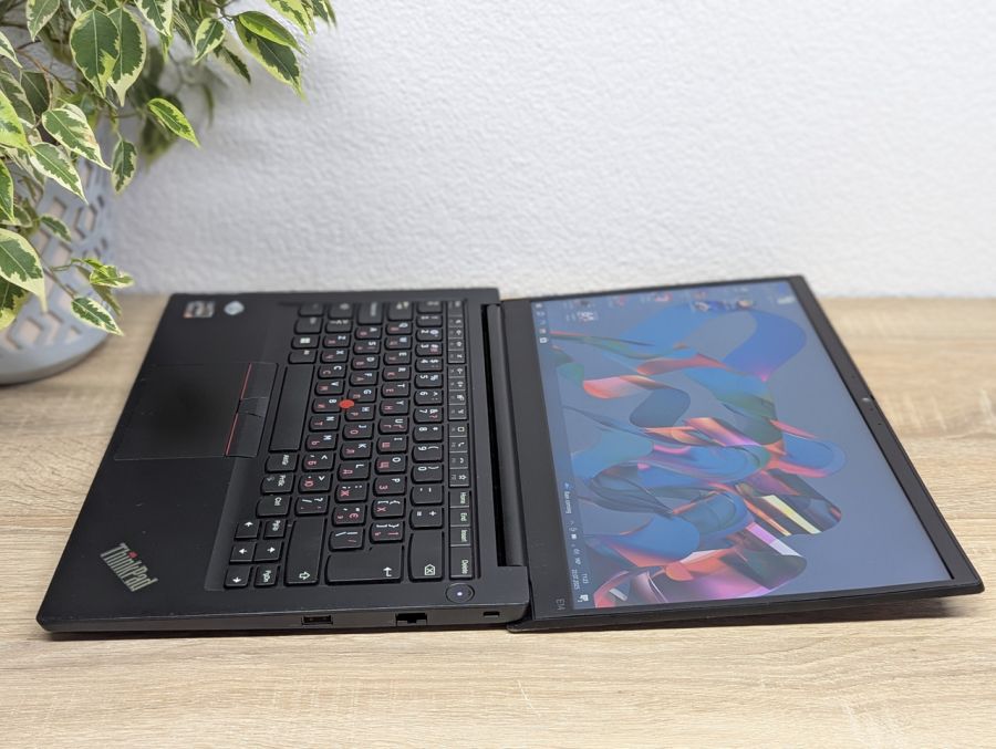 Ноутбук Б/В Lenovo ThinkPad E14, AMD Ryzen 3 5425U, DDR4 16 GB, SSD 256GB + 128 GB, AMD Radeon Graphics 1Gb, 14" Full HD [ProductHub SKU L262]
