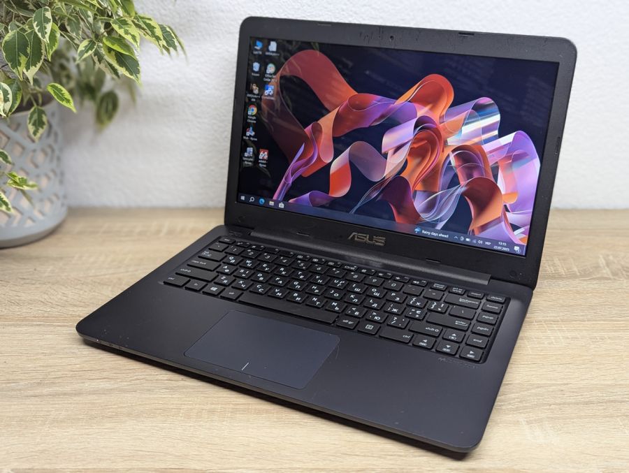 Уцінка! Ноутбук Б/В ASUS A402SA, Intel Celeron N3060, DDR3 2 GB, SSD 128GB + SSD 60GB, 14" Full HD [ProductHub SKU Asus116]