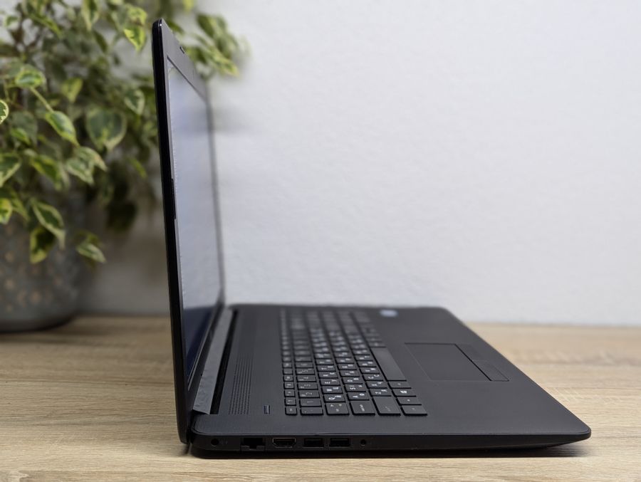 Ноутбук Б/В HP Laptop 17, Intel Core i3-8130U, DDR4 8GB, SSD 128GB, 17" [ProductHub SKU HP503]