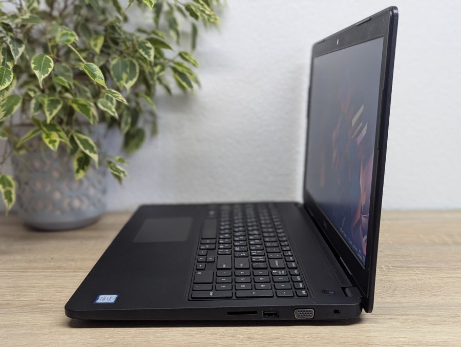 Ноутбук Б/В Dell Latitude 3580, Intel Core i5-7200U, DDR4 8GB, SSD 256GB, 15.6" HD