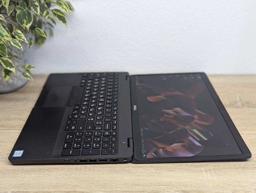 Ноутбук Б/В Dell Latitude 5501, Intel Core i5-9300H, DDR4 16GB, SSD 256GB, 15.6" Full HD