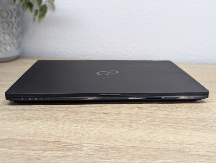 Уцінка! Ноутбук Б/В Fujitsu U747, Intel Core i5-6200U, DDR4 8 GB, SSD 256GB, 14" Full HD [ProductHub SKU F162]