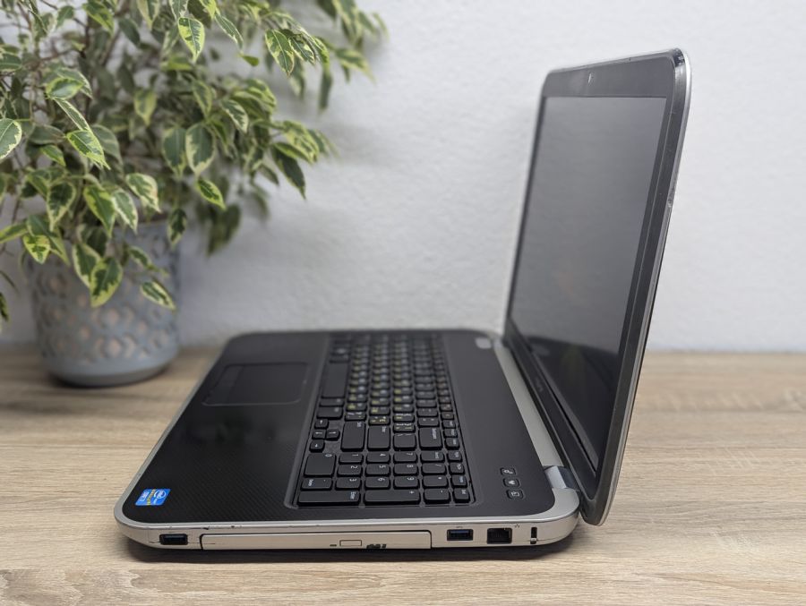 Уцінка! Ноутбук Б/В Dell Inspiron 7720, Intel Core i7-3630QM, DDR3 8 GB, SSD 128GB, NVIDIA GeForce GT 650M 2 Gb, 17" Full HD [ProductHub SKU Dell57]