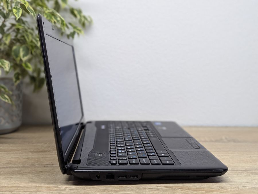 Уцінка! Ноутбук Б/В Medion Akoya X6816, Intel Core i7-2630QM, DDR3 8 GB, SSD 256GB, NVIDIA GeForce GT 555M, 15.6" [ProductHub SKU M28]