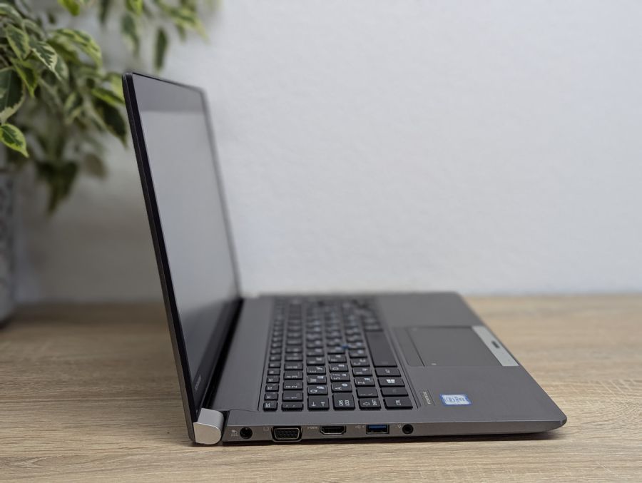 Ноутбук Б/В Toshiba Portege Z30T-C, Intel Core i5-6300U, DDR3 16GB, SSD 256GB, 13" Full HD Сенсор [ProductHub SKU T132]