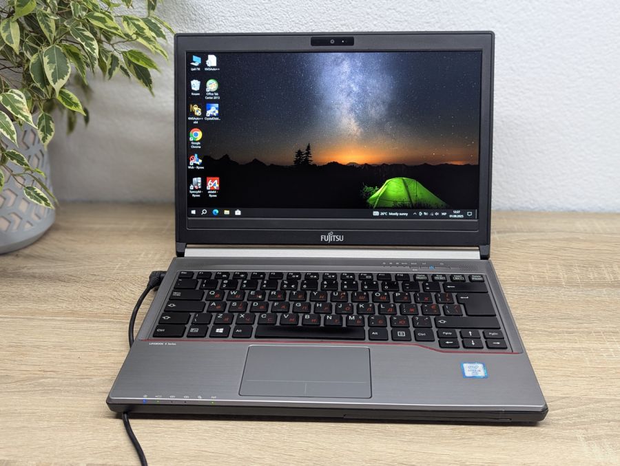 Ноутбук Б/В Fujitsu E736, Intel Core i5-6300U, DDR4 8GB, SSD 256GB, 13" Full HD [ProductHub SKU F170]