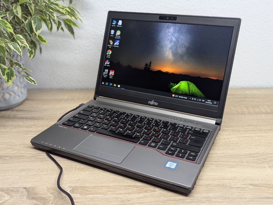 Ноутбук Б/В Fujitsu E736, Intel Core i5-6300U, DDR4 8GB, SSD 256GB, 13" Full HD [ProductHub SKU F170]