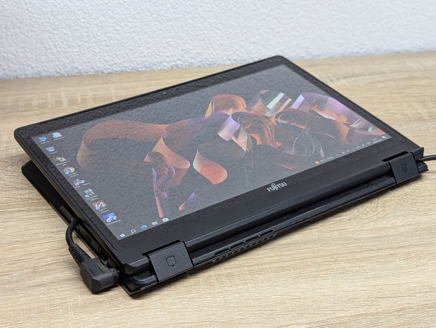 Уцінка! Ноутбук Б/В Fujitsu P727, Intel Core i7-7600U, DDR4 8 GB, SSD 256GB, 12" Full HD Сенсор [ProductHub SKU F173]