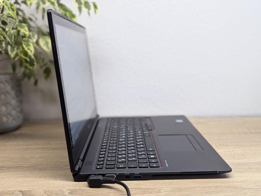 Ноутбук Б/В Fujitsu U758, Intel Core i5-8350U, DDR4 16 GB, SSD 256GB, 15.6" Full HD Сенсор [ProductHub SKU F179]