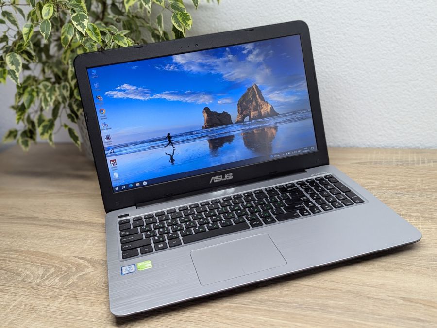 Ноутбук Б/В ASUS Vivobook F556U, Intel Core i7-6500U, DDR4 12GB, SSD 256GB, NVIDIA GeForce 920MX 2GB, 15.6" Full HD