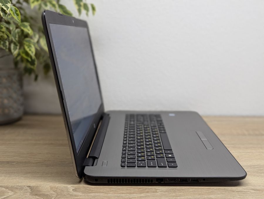 Ноутбук Б/В HP Notebook 17, Intel Core i5-6200U, DDR4 8 GB, SSD 256GB, 15.6" (1600x900x60Hz) [ProductHub SKU HP545]