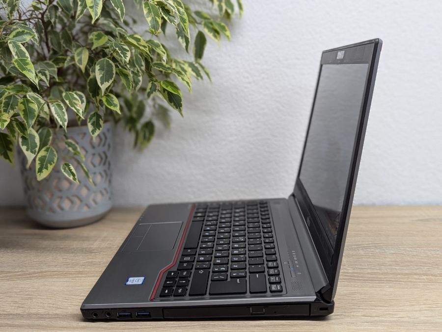 Ноутбук Б/В Fujitsu E736, Intel Core i5-6200U, DDR4 8GB, SSD 256GB, 13" Full HD [ProductHub SKU F181]