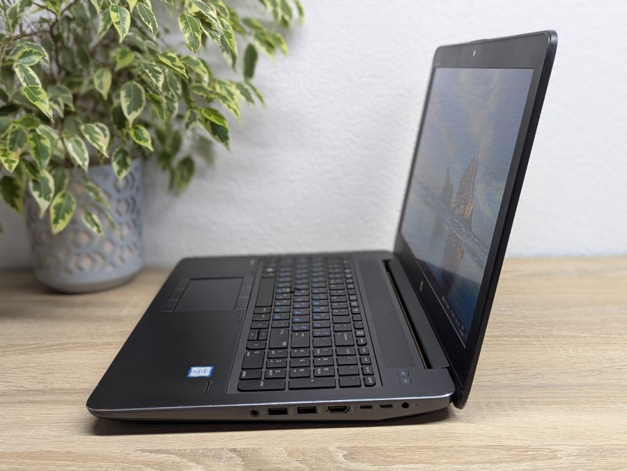 Ноутбук Б/В HP ZBook G3, Intel Core i7-6820HQ, DDR4, SSD 256GB, NVIDIA Quadro M2000M, 15.6" Full HD [ProductHub SKU HP560]