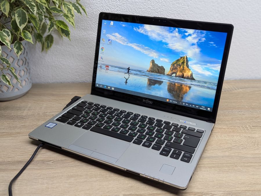 Ноутбук Б/В Fujitsu S936, Intel Core i5-6300U, DDR4 8GB, SSD 128GB, 13" Full HD